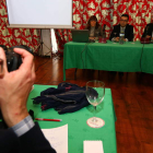 Ana María Jiménez, delegada, Sergio Arana, director, y Luis Alonso, comunicación.