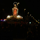 Las calles del barrio de Flores del sil  fueron el escenario por el que transitó este martes el paso del Santo Cristo del Camino.