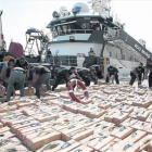 ARCHIVO/ La Guardia Civil intervino más de 13.000 kilogramos de hachís en el Mar de Alborán.