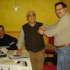 Francisco José Díez Frutos entrega la medalla de oro a Enrique Cortés