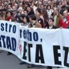 Miles de personas secundaron en Bilbao la movilización, convocada por Gesto por la Paz contra ETA