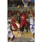 Kahiem Seawright se está convirtiendo en la principal baza de Baloncesto León bajo aros.