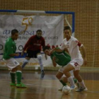 Ángel, a la derecha, fue uno de los destacados en el equipo leonés frente al Rececende gallego.