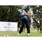 La segunda jornada del Alps Tour que acoge León deja fuera de la última ronda a cien jugadores de los 144 que tomaron la salida el miércoles. MARCIANO
