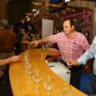 El vino es protagonista en la feria. En la imagen, expositor de Bodegas del Abad.
