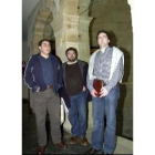 Los tres curas que presentaron ayer su propuesta de solidaridad en Bilbao