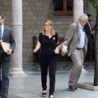 El secretario del gobierno catalán, Víctor Cullell, y la consellera de la Presidencia y portavoz del Govern, Elsa Artadi. MARTA PÉREZ