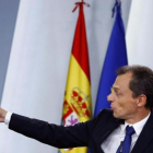 El ministro de Ciencia Innovación y Universidades, Pedro Duque, durante una rueda de prensa posterior al Consejo de Ministros.