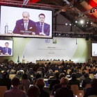 Vista general del plenario durante la presentación del primer borrador de acuerdo de la cumbre del clima de París
