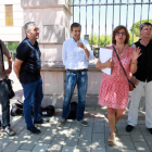 Los representantes de los municipios abandonan la Presidencia de la Junta tras reunirse con Herrera