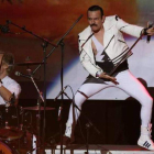 El médico Jorge Busetto como Freddie Mercury. DL