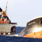 Fotografía de archivo tomada el 19/11/02 del petrolero «Prestige»