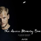 Portada de la página web que rinde tributo al artista Avicii.