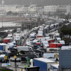 Imagen de las filas de camiones en Dover. FACUNDO AGUIRREZABALAGA