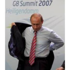 Vladimir Putin tras la rueda de prensa que ofreció tras la cumbre del G8