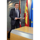 De Santiago-Juárez, a la llegada a la rueda de prensa.