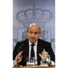 Luis de Guindos, tras el Consejo de Ministros de ayer.