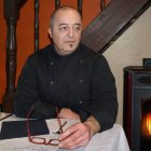 Xavier Cuadras fusiona la cocina mediterránea con la leonesa en su restaurante El Molino de Río Moro, en Villoria del Órbigo.