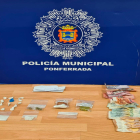 Material incautado durante la redada llevada a cabo por la policía de Ponferrada. DL