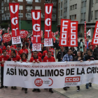 La manifestación recorrió el centro de Ponferrada, desde la sede de los sindicatos hasta la plaza Fernando Miranda.