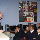 Miguel Ángel Hernanz, junto a los alumnos del Colegio Internacional Peñacorada