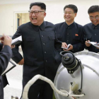 El presidente de Corea del Norte en una instalación nuclear en su país. KCNA