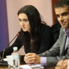 La edil socialista Paula Rodríguez, junto al concejal de IAP Sergio Gallardo, ayer.