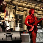 Los músicos en una actuación en la Plaza Mayor.