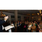 Antonio Silván, candidato a alcalde por el PP, ovacionado anoche por la militancia del PP en el Hotel Conde Luna