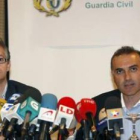 Francisco García, de Unión de Oficiales de la Guardia Civil, y Alberto Moya, de AUGC.