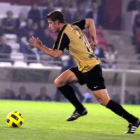 Máyor se va en solitario hacia el área rival.