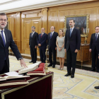 Mariano Rajoy jura el cargo de presidente del Gobierno, el pasado domingo, en la Zarzuela.