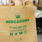 Mercadona se pasa a las bolsas de papel para evitar el plástico