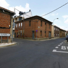 Una de las carreteras que se integran en el viario municipal es la calle principal de Villaobispo.