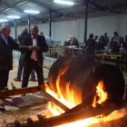 Antonio Canedo y Miguel Martínez, ayer en el recinto ferial de Camponaraya.