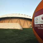 Foto de archivo del logo de la candidatura de Qatar para organizar la Copa del Mundo FIFA de 2020.