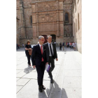 El rector de la universidad de Salamanca Ricardo Rivero y el el ministro de Ciencia, Innovación y Universidades, Pedro Duque.