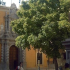 La fachada de la Universidad de Granada.