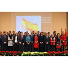 Foto de familia de los representantes institucionales y los participantes en el acto celebrado ayer en Valladolid.