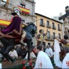 Imagen del paso de la Lanzada, ayer dursnte su bendición en la plaza del Ayuntamiento