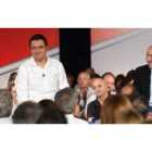 El secretario regional del PSOE, Óscar López, junto al vicepresdiente del Gobierno, Pérez Rubalcaba.