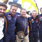 Stefano Laghi, junto a Santi Hernández, Carlos Liñán, Roberto Clerici y Jordi Castellá, del equipo de Marc Márquez.