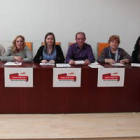 Representantes de los colectivos integrados en la plataforma «Más vuelos, más futuro para León»
