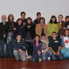 Foto de familia de los participantes de la última fase con profesores y organizadores.