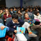 Los escolares hablaron sobre los derechos de los niños en el salón de plenos y después preguntaron a