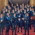 Los miembros de la Tuna Universitaria de León, preparados para la faena musical
