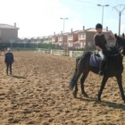 La Oficina Móvil de Información Juvenil, durante su visita de este fin de semana