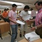 Los estudiantes de la comarca comenzaron ayer con las primeras pruebas de selectividad en el campus