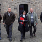 Álvarez Courel y Marqués (centro), con los representantes del PSOE en Toreno y Páramo.