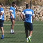 Terrazas da instrucciones a sus jugadores durante un entrenamiento en el Anexo. L. DE LA MATA